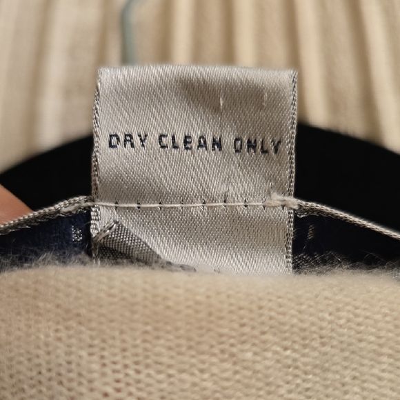 Brooks Brothers Women's Classic Cream Crew Neck Sweater - Picture 11 of 12